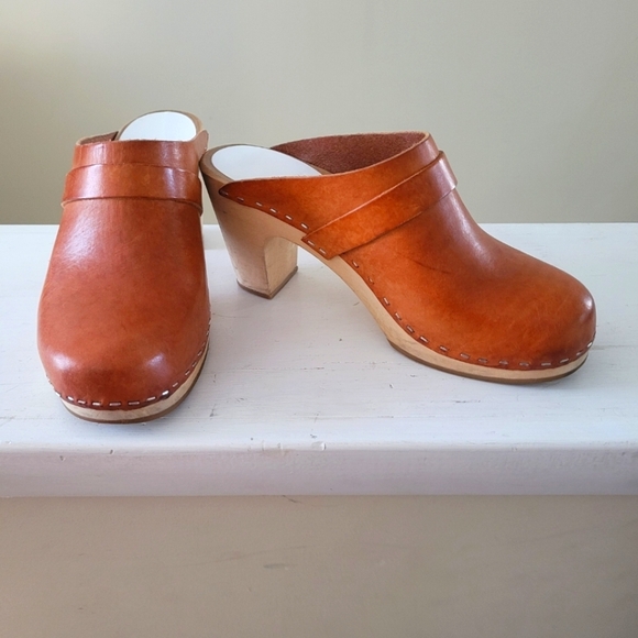 Swedish Hasbeens Wooden Heel Clogs - Picture 3 of 5